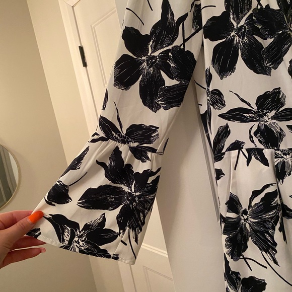 Dynamite Romper - Picture 5 of 7